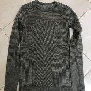 Lululemon sports top
